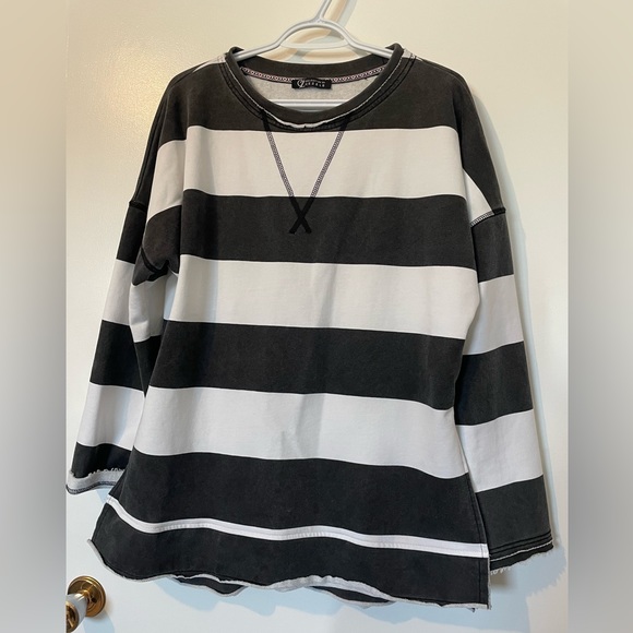 Charcoal grey and white striped sweatshirt - Picture 1 of 6